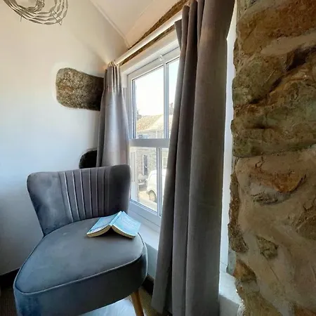 Cosy, Cornish Character Near The Sea! Apartment *