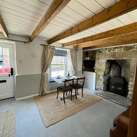Apartment Cosy, Cornish Character Near The Sea! *